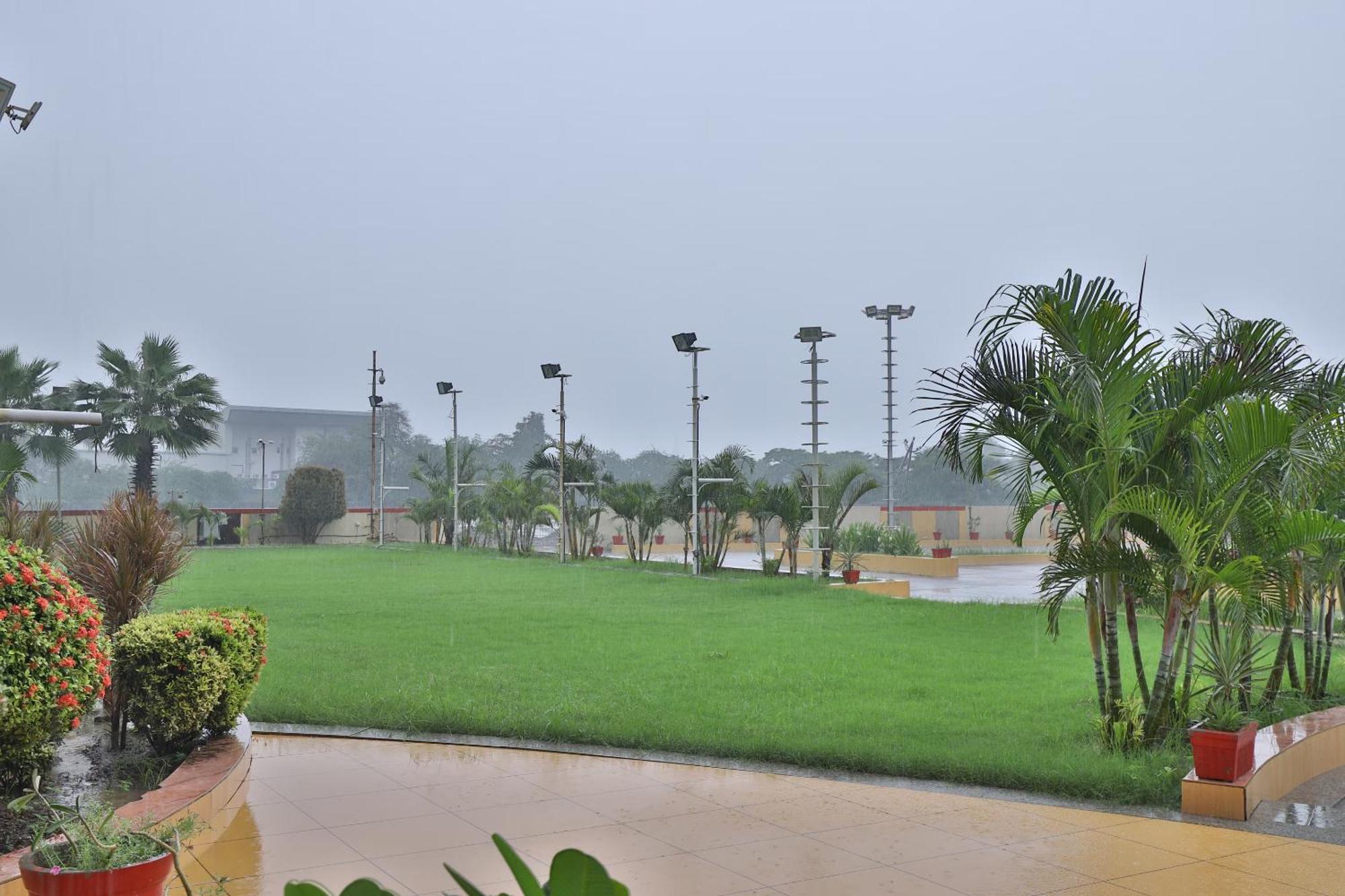 Atithi Resort Bharuch Eksteriør billede