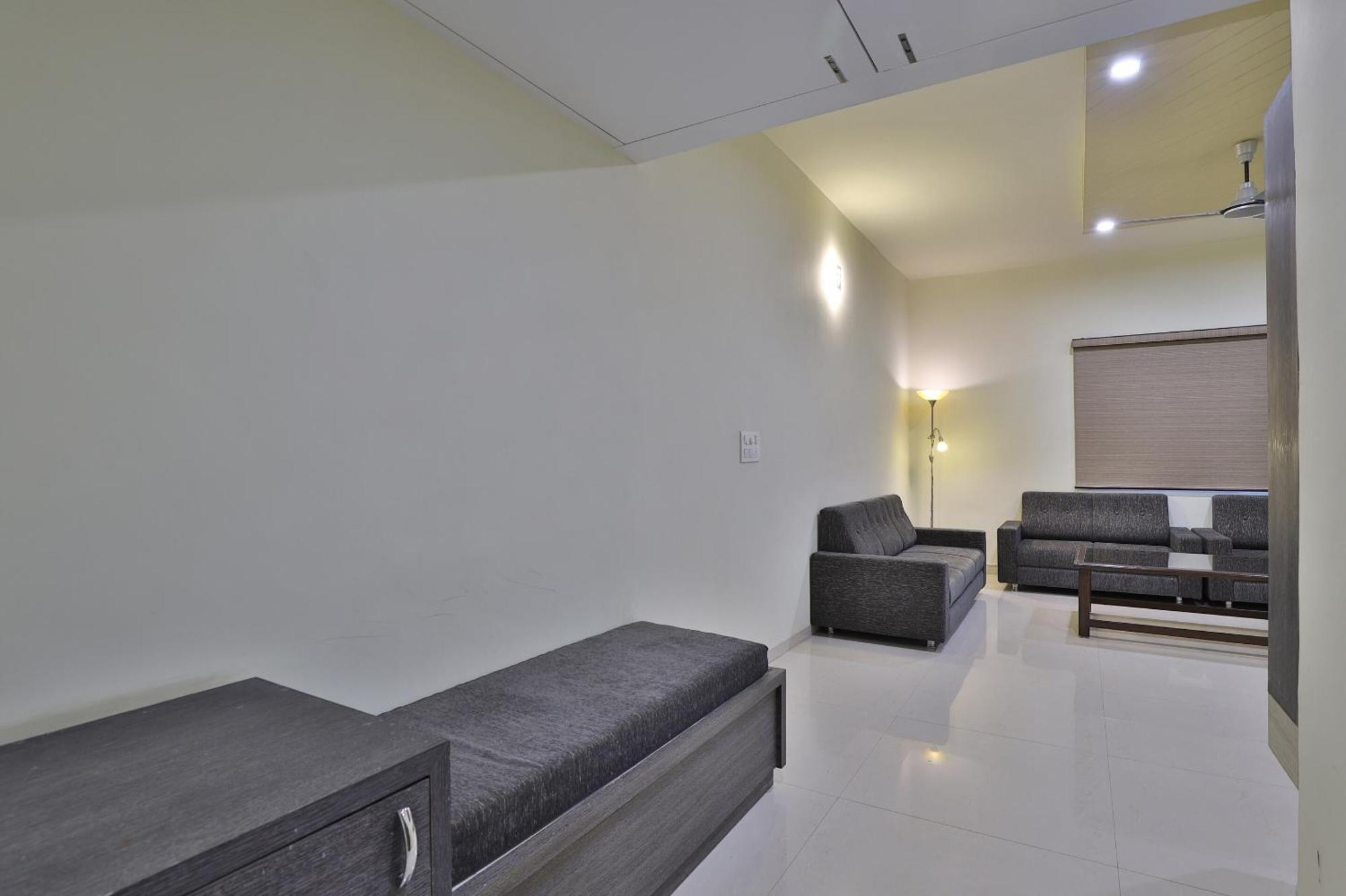 Atithi Resort Bharuch Eksteriør billede