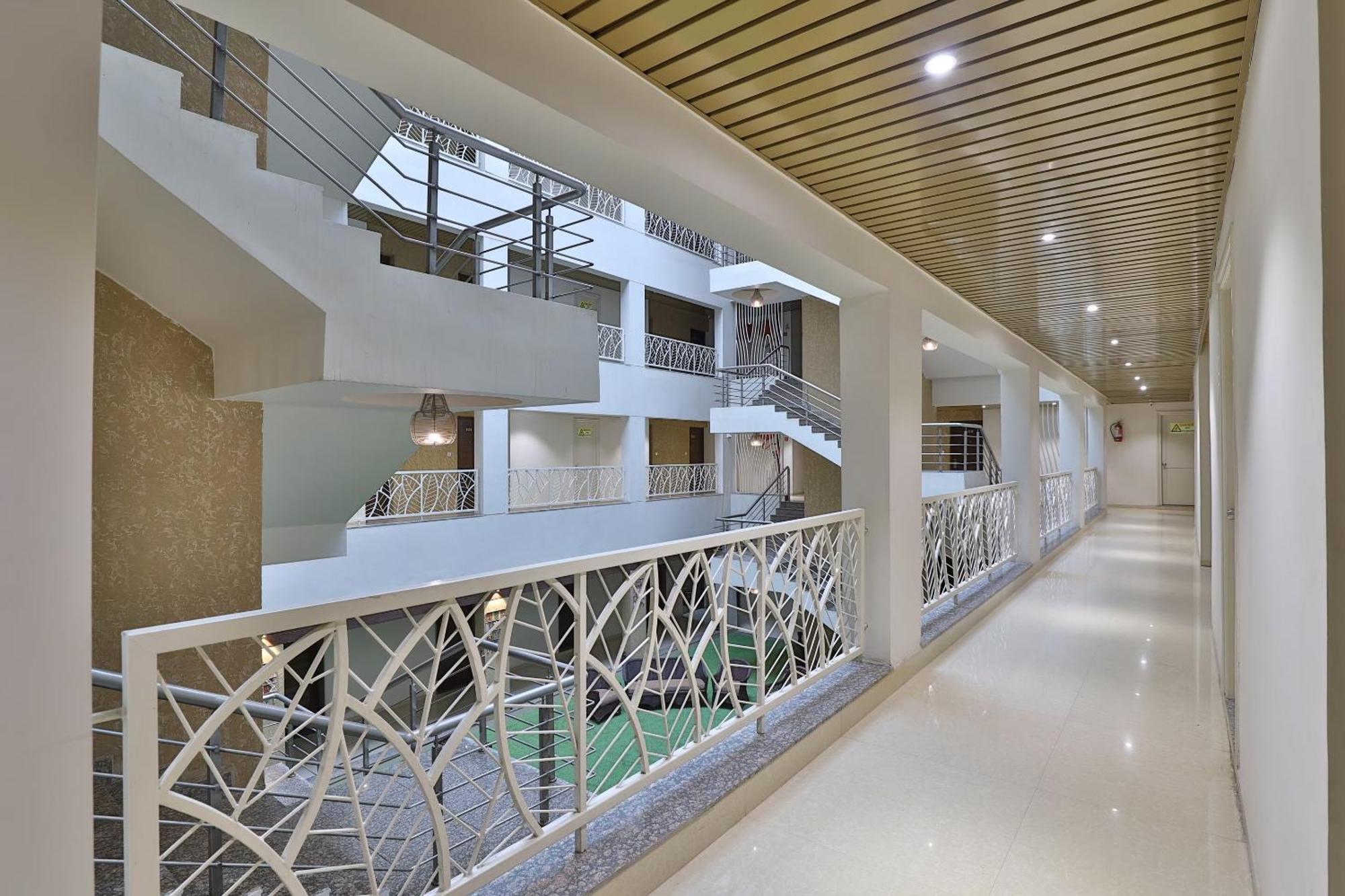 Atithi Resort Bharuch Eksteriør billede